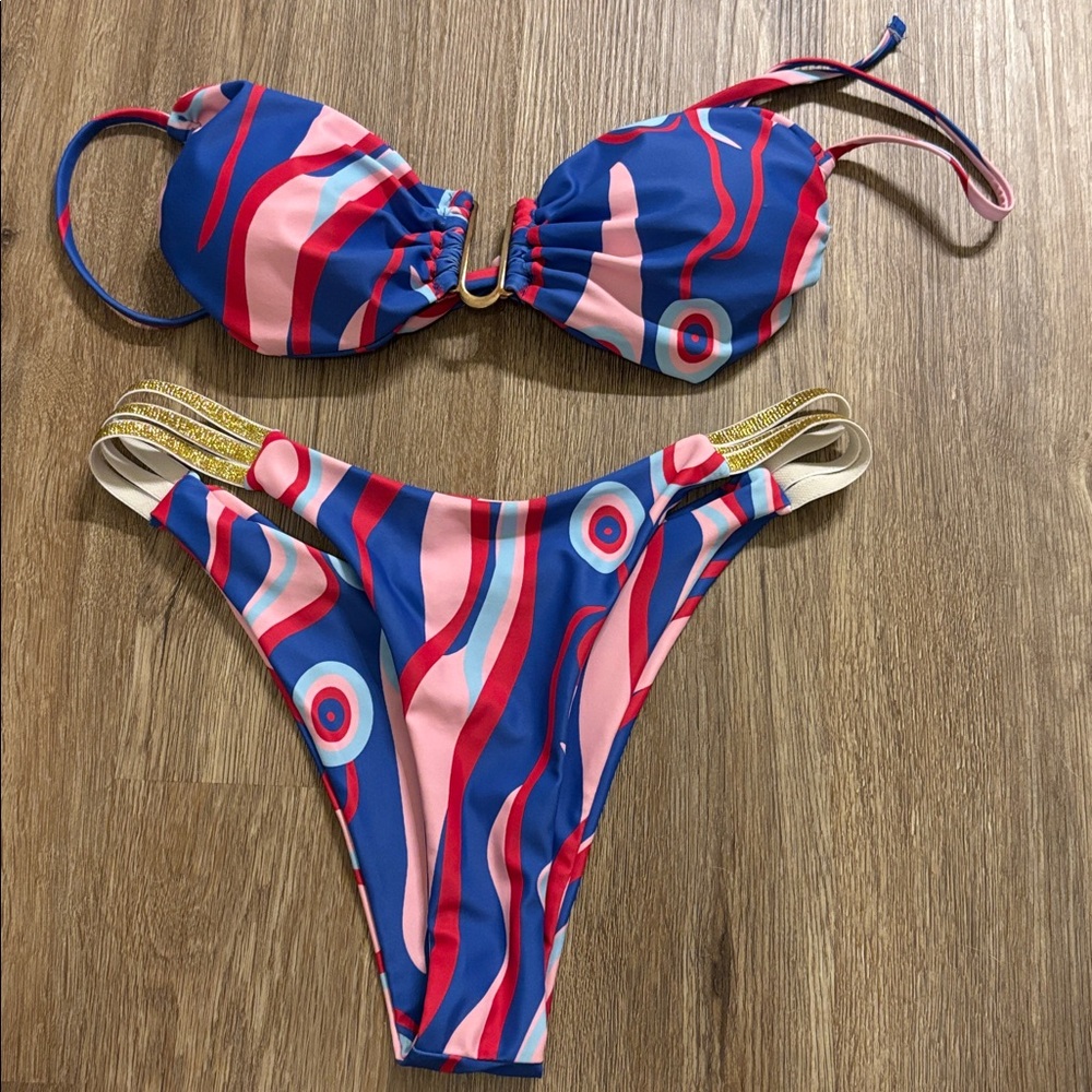 NWOT Colorful Bikini Set with Abstract Pattern size medium